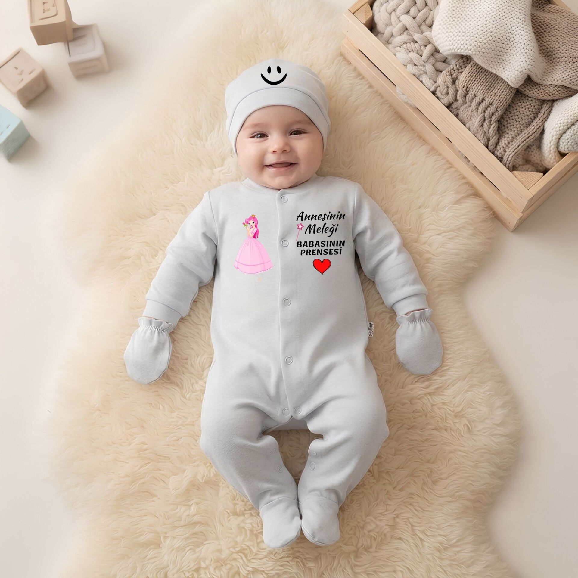 ''Annesinin Meleği, Babasının Prensesi'' Tasarımlı Kişiye Özel Bebek Tulum
