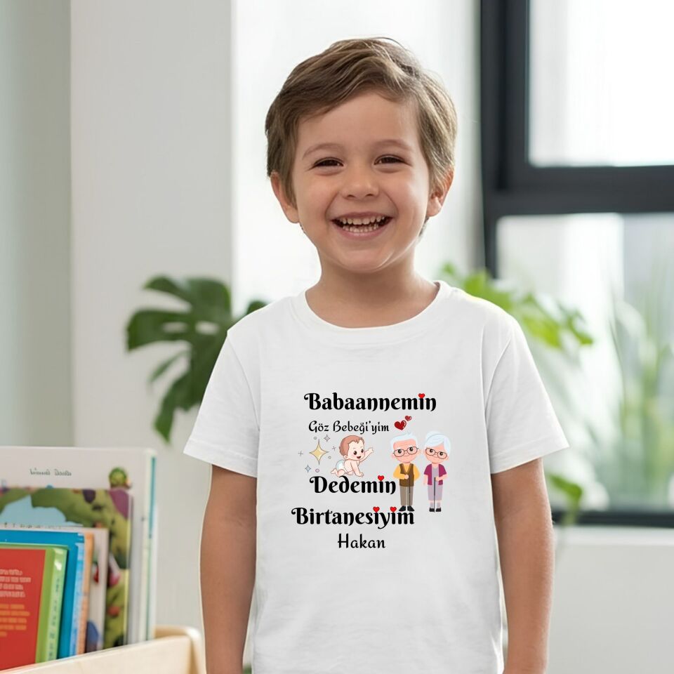 Kişiye Özel Çocuk Tişörtü – ''Anneannemin/Babaannemin Gözbebeğiyim Dedemin Birtanesiyim'' İsim Yazılı Sevimli Torun Tişört