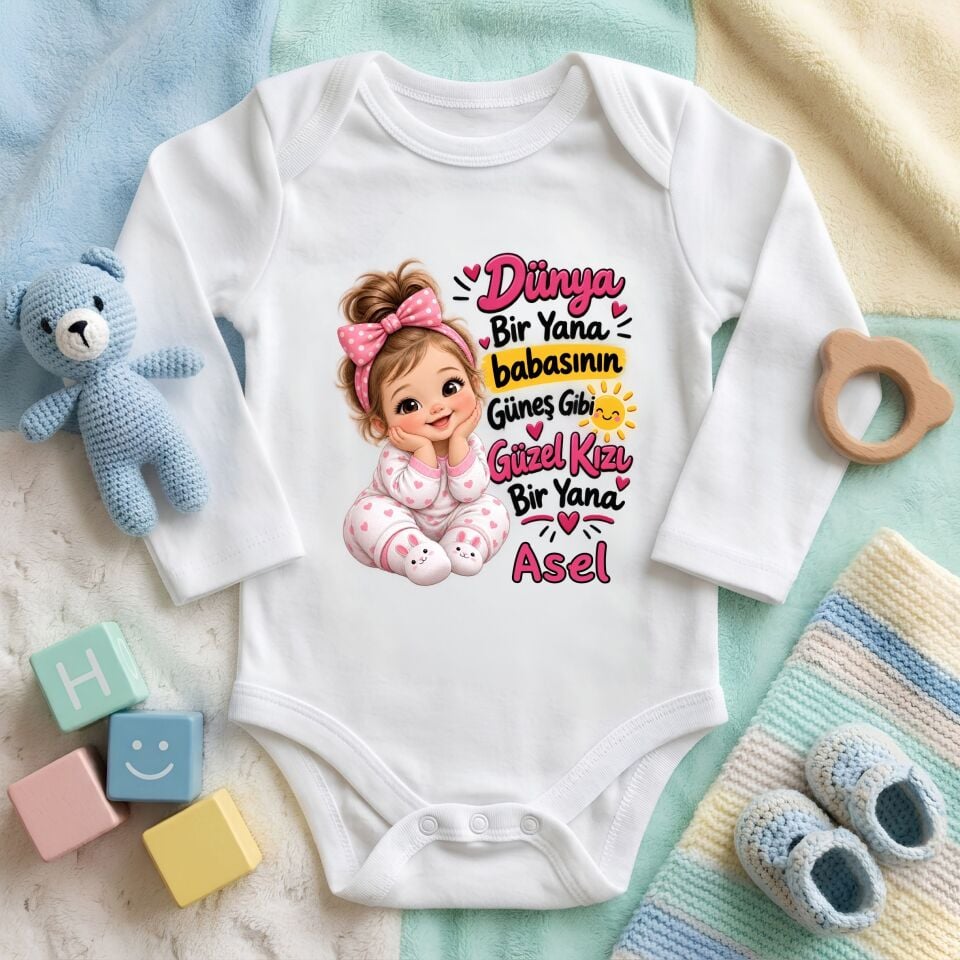 Kişiye Özel İsimli Bebek Zıbını – Dünya Bir Yana Güneş Gibi Güzel Kızı Bir Yana Pamuklu Bebek Body