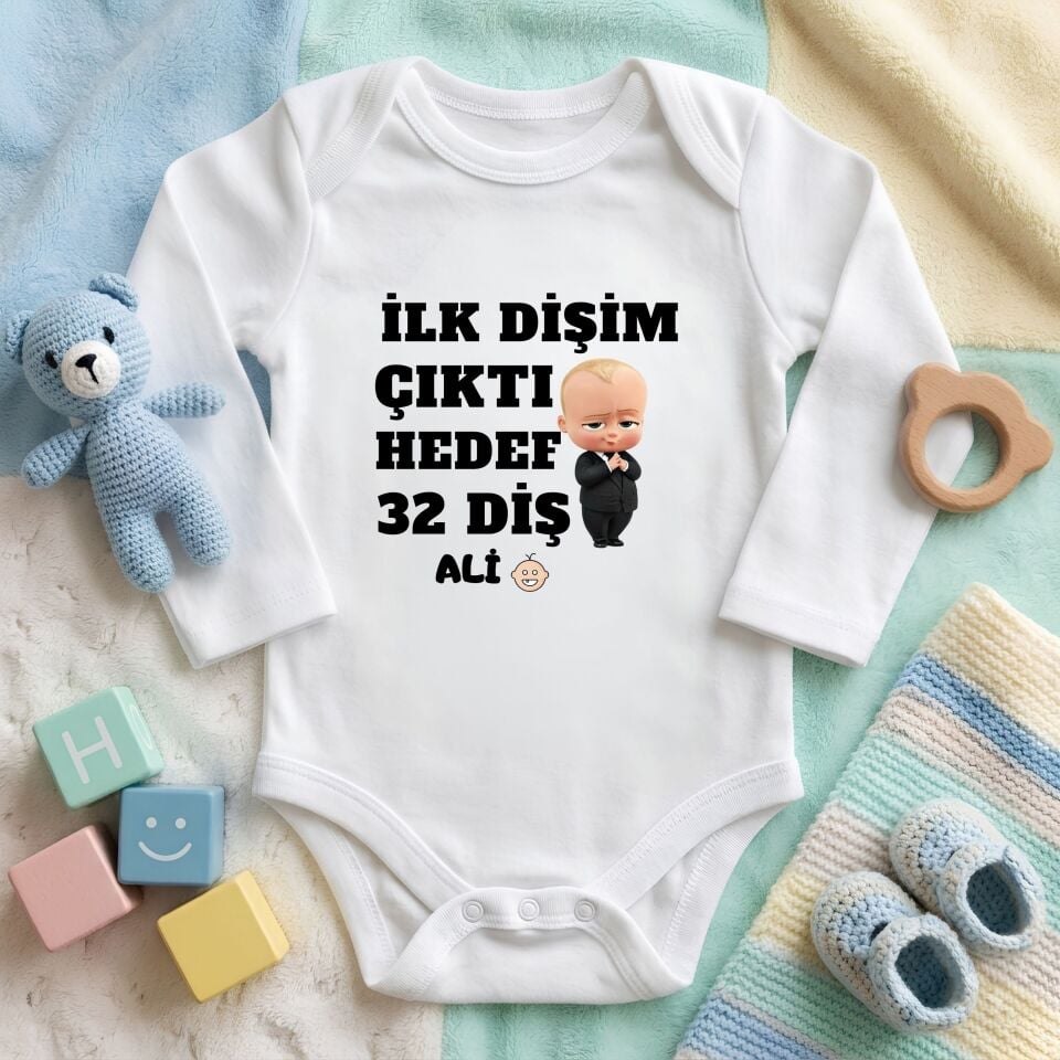 Kişiye Özel İsimli Bebek Zıbını – ''İlk Dişim Çıktı Hedef 32 Diş'' Patron Bebek Baskılı Pamuklu Bebek Zıbın