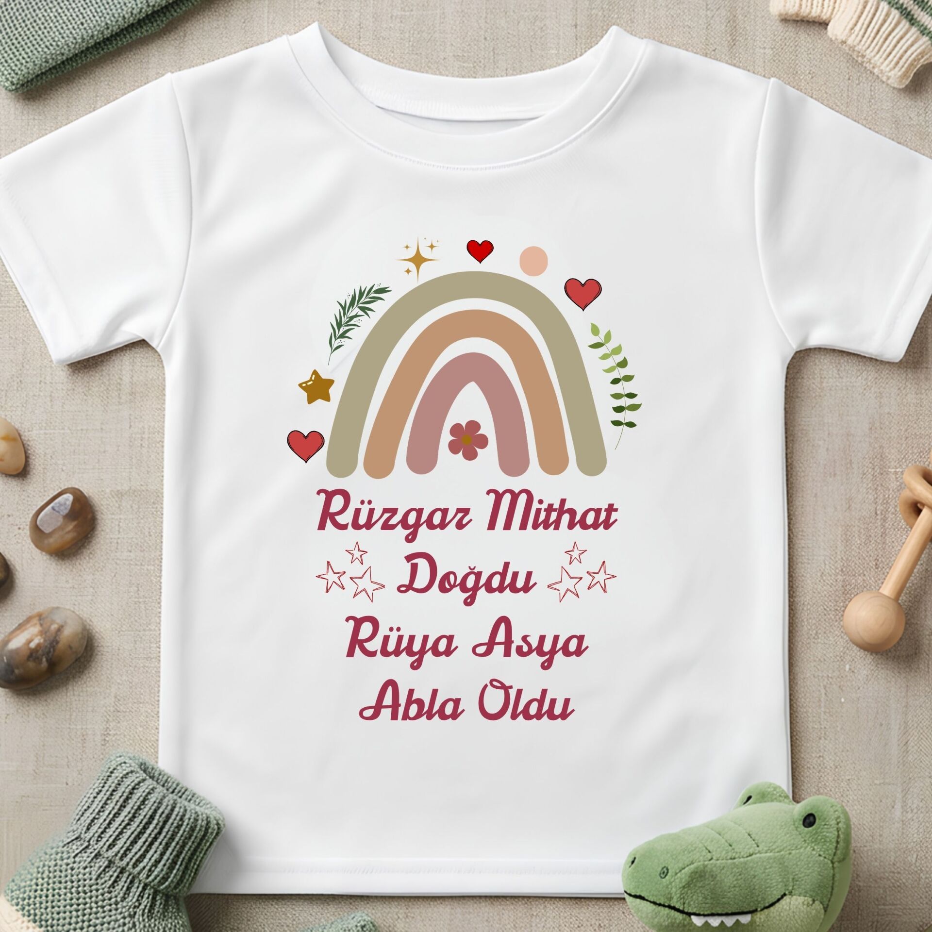 Kişiye Özel İsimli Çocuk Tişörtü – ''Abla Oldu'' Boho Gökkuşağı Tasarımlı Pamuklu Kız Çocuk Tişört