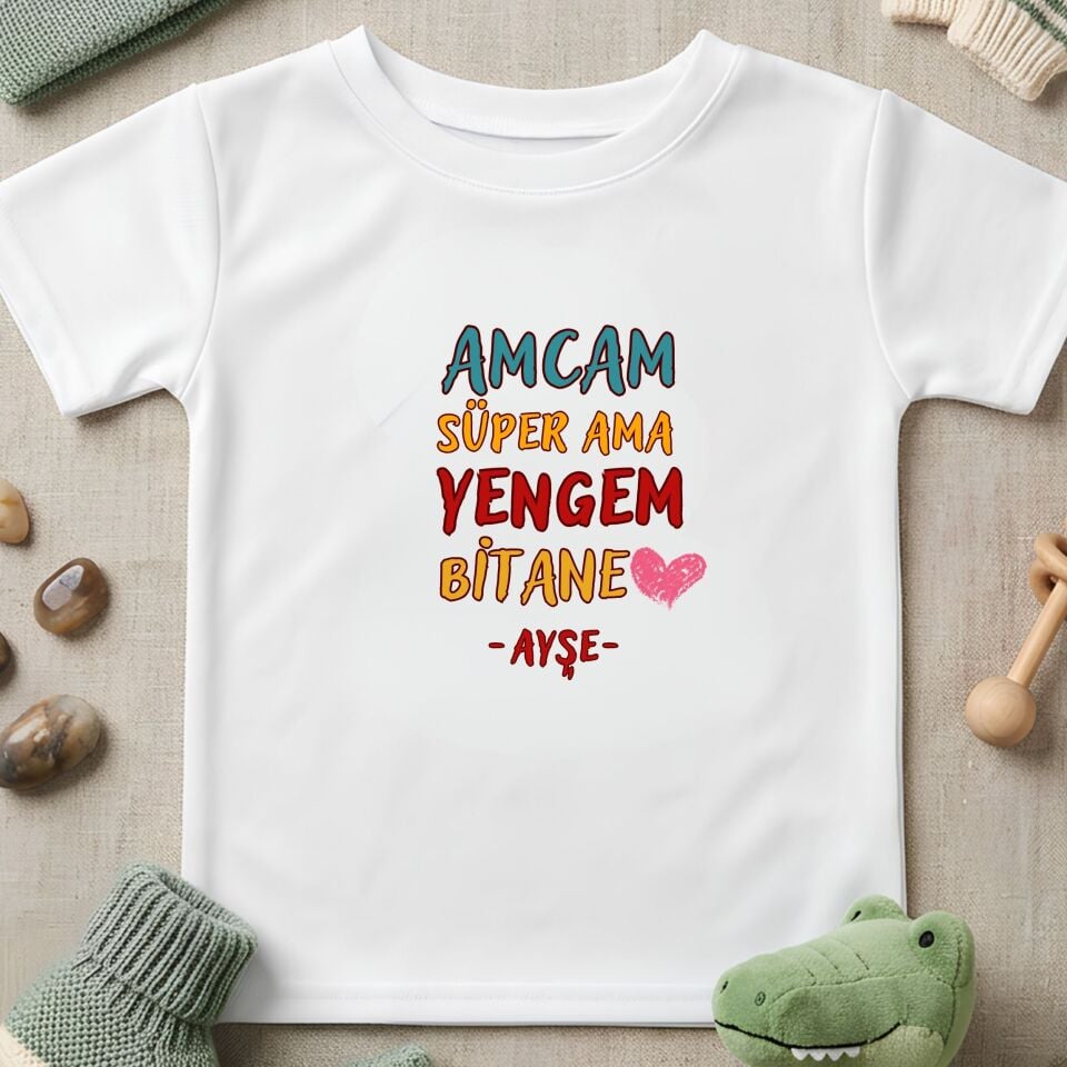 Kişiye Özel İsim Baskılı ''Amcam Süper Ama Yengem Bitane'' Çocuk Tişörtü – Esprili Konsept Üst Giyim