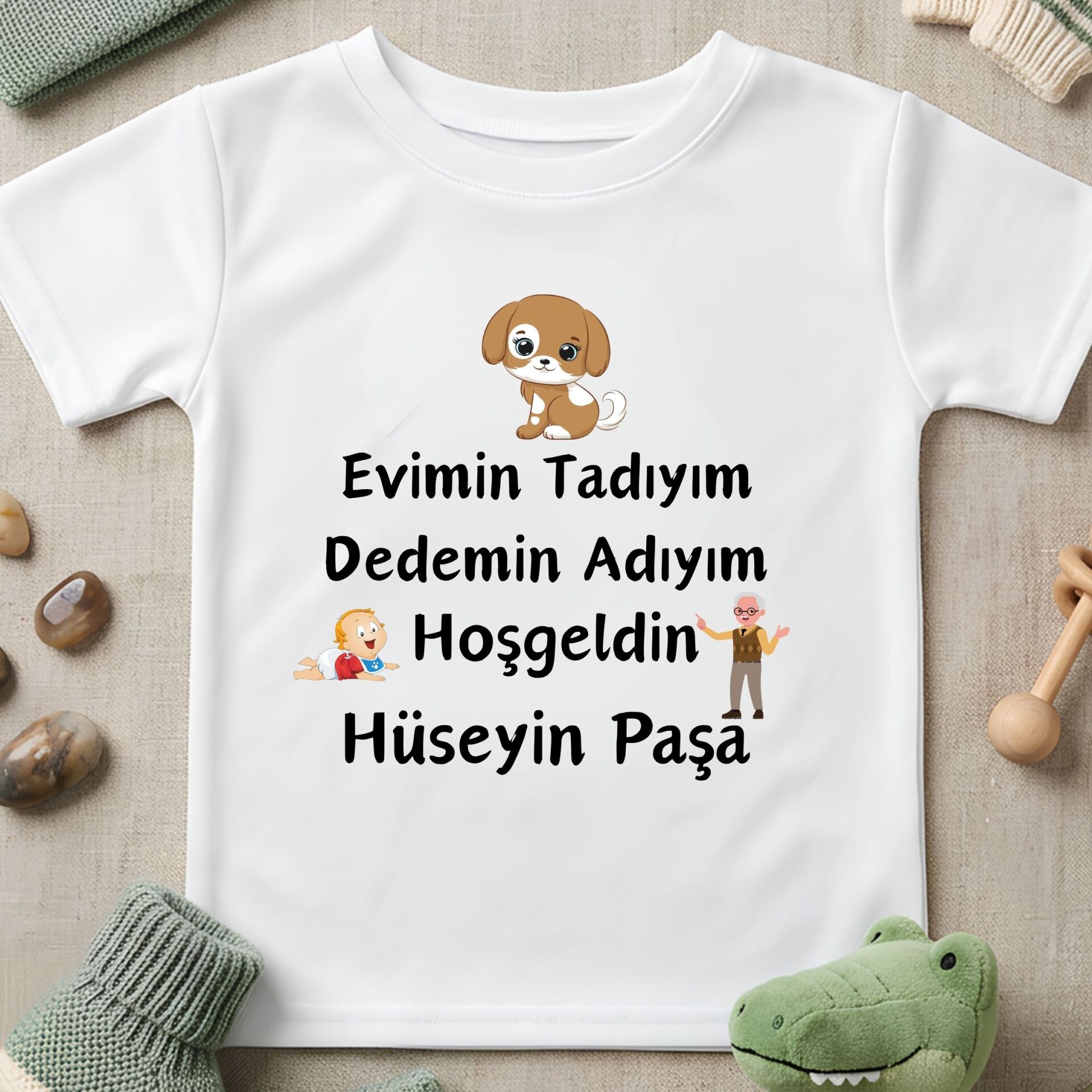 Kişiye Özel İsim ve Aile Büyükleri Baskılı Çocuk Tişörtü – ''Evimin Tadıyım'' Konsept Tasarım