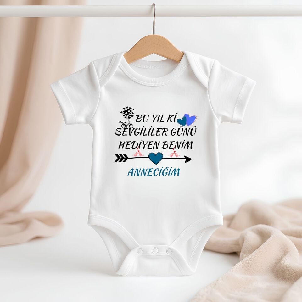 Sevgililer Günü Hediyesi Bebek Zıbını – ''Bu Yılki Sevgililer Günü Hediyen Benim Anneciğim / Babacığım'' Tasarımlı Pamuklu Zıbın