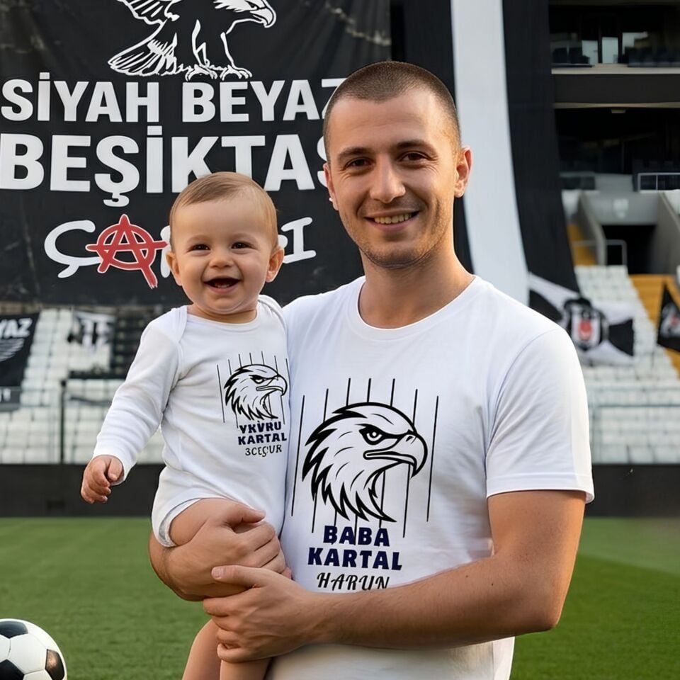 Kişiye özel Baba Oğul tişört ve bebek zıbın bi arada kombin - İsimli Siyah Beyaz Taraftar Baba Oğul Kartal %100 Pamuklu Set