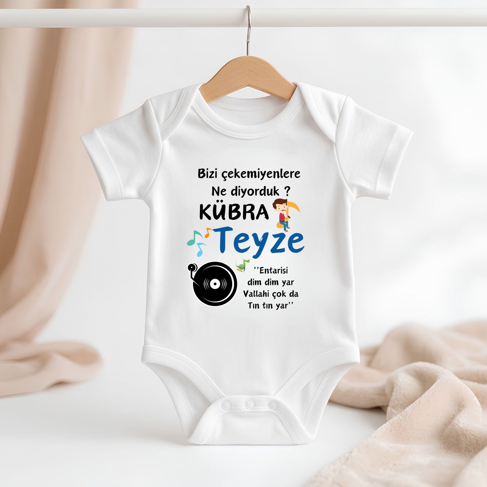 Kişiye Özel Bebek Zıbın - Erkek Bebek Esprili Hala Teyze ''Vallahi Çok Da Tın'' %100 Pamuklu