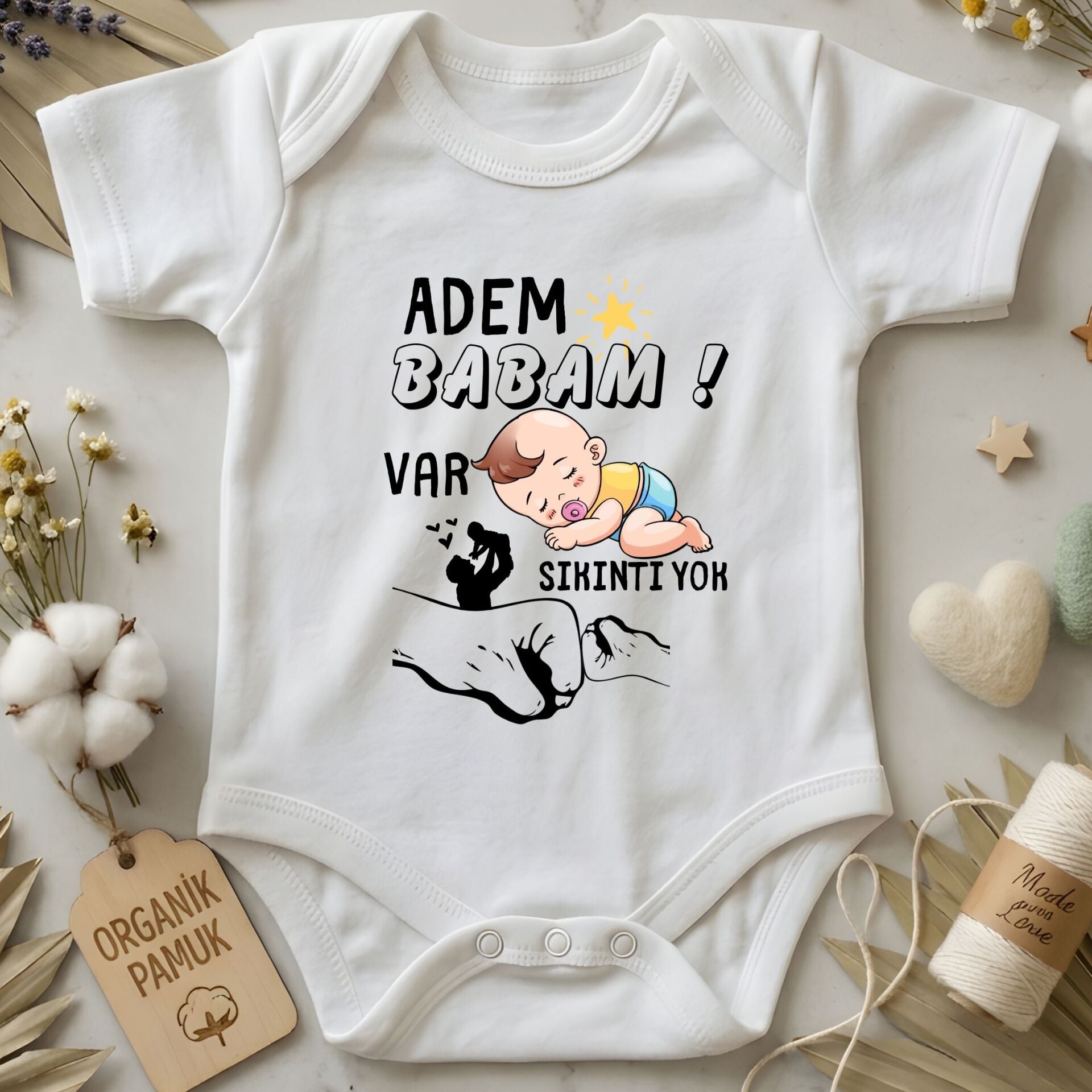 ''Babam Var Sıkıntı Yok!'' Eğlenceli İsim Yazılabilir Yeni Doğan İçin Kişiye Özel Bebek Zıbın