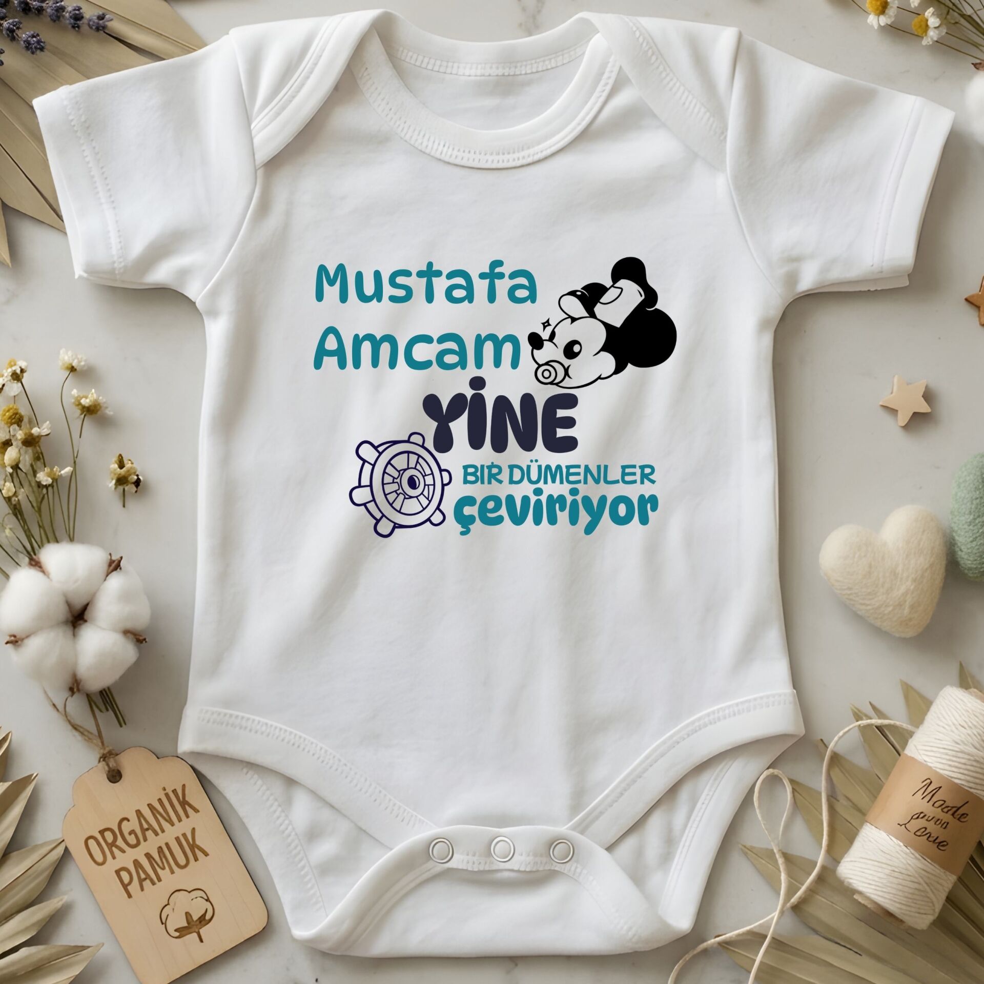 Kişiye Özel İsimli ''Amcam/Dayım Yine Dümen Çeviriyor'' Bebek Zıbını - %100 Pamuk