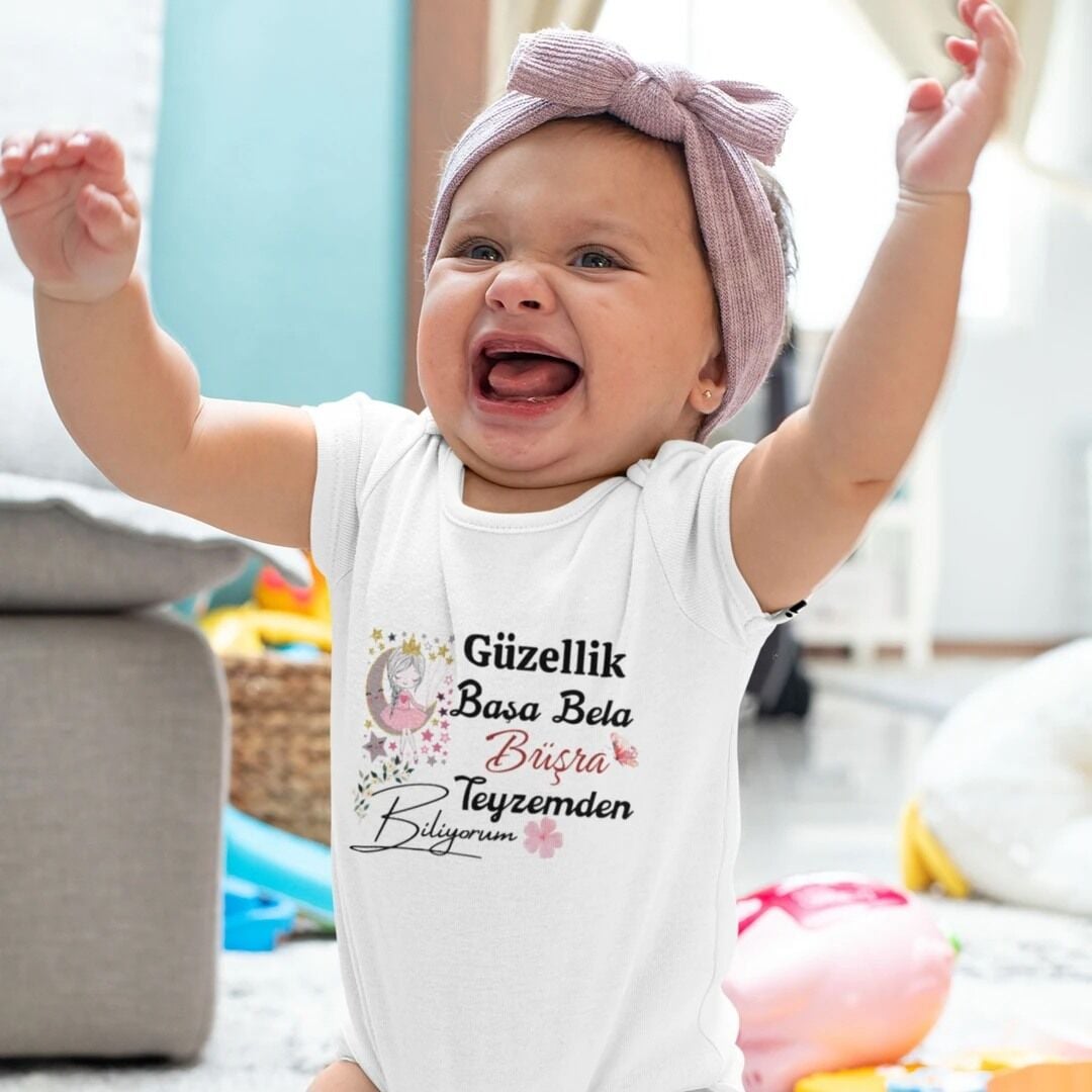 ''Güzellik Başa Bela Teyzemden Biliyorum'' İsimli Kişiye Özel Kız Bebek Zıbın