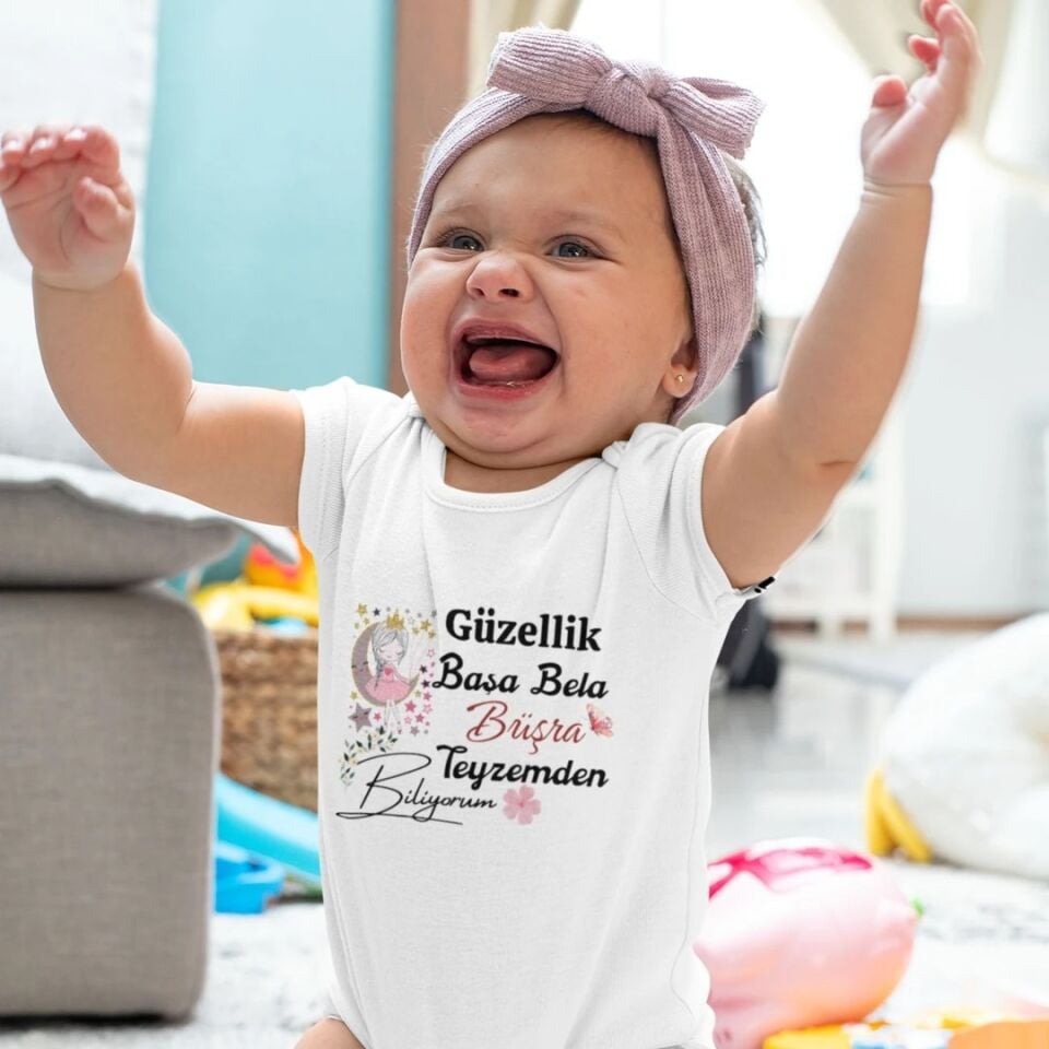 ''Güzellik Başa Bela Teyzemden Biliyorum'' İsimli Kişiye Özel Kız Bebek Zıbın