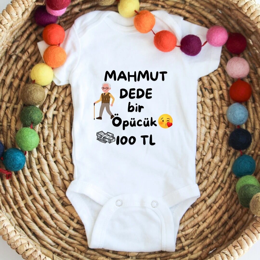Esprili ''Dede Bir Öpücük 100 TL'' Yazılı Kişiye Özel Bebek Zıbını